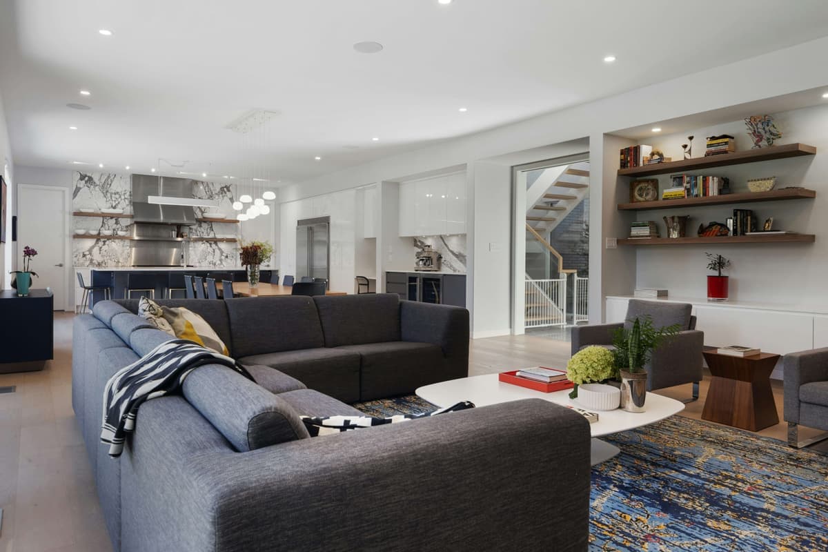 Pre-listing Clutter Removal before