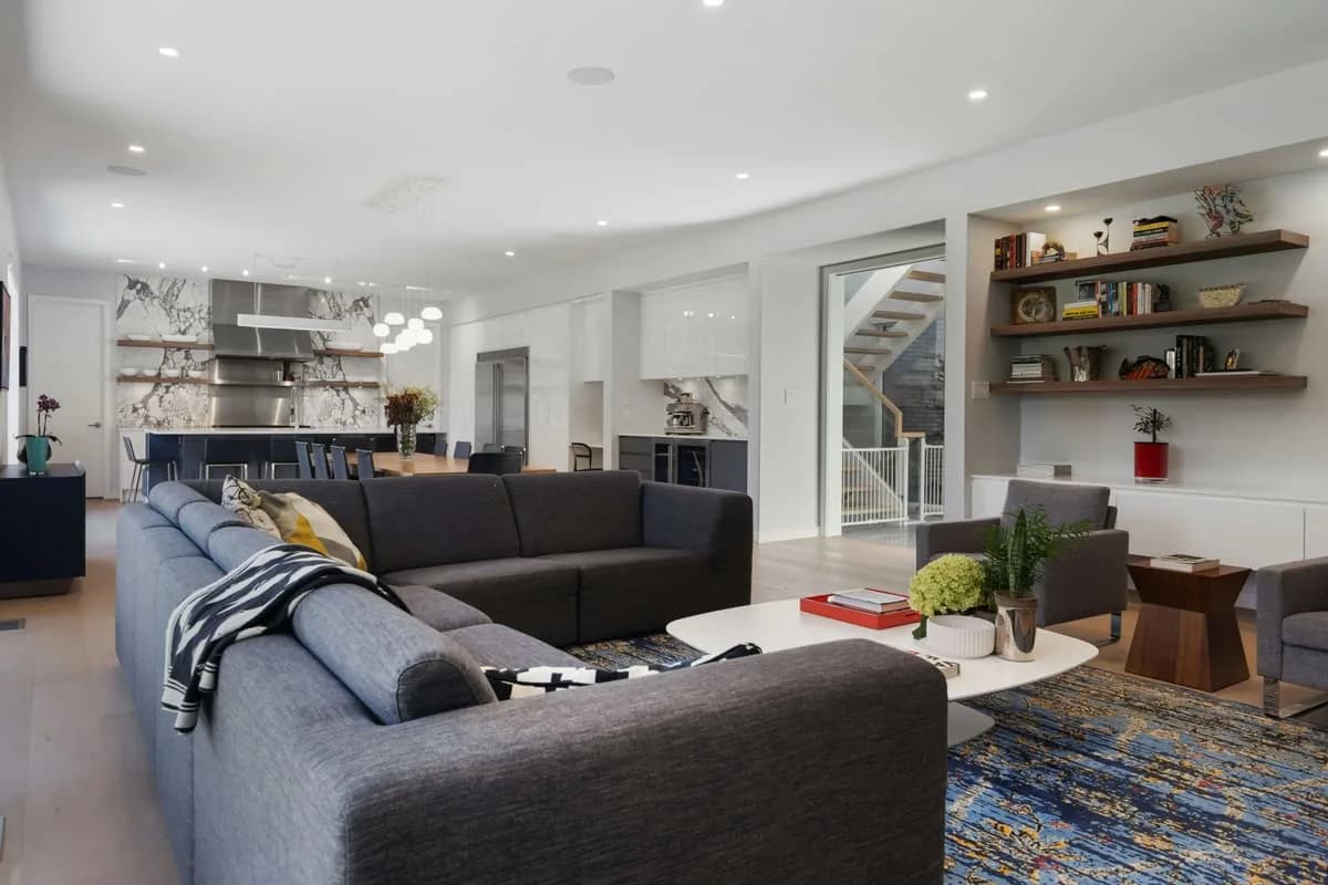 Pre-listing Clutter Removal before